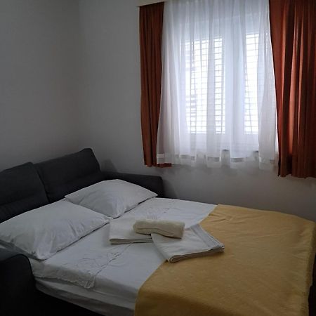Apartment Studenka Makarska Bagian luar foto