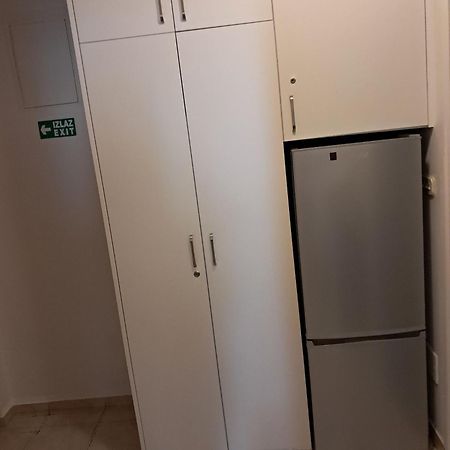 Apartment Studenka Makarska Bagian luar foto
