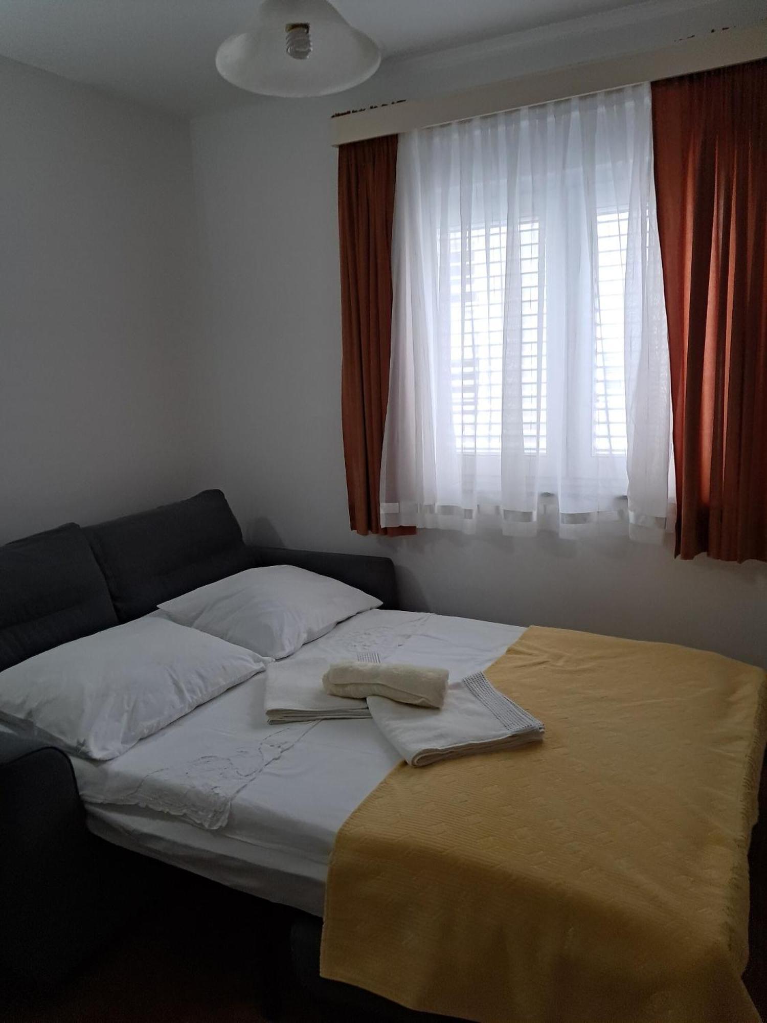 Apartment Studenka Makarska Bagian luar foto
