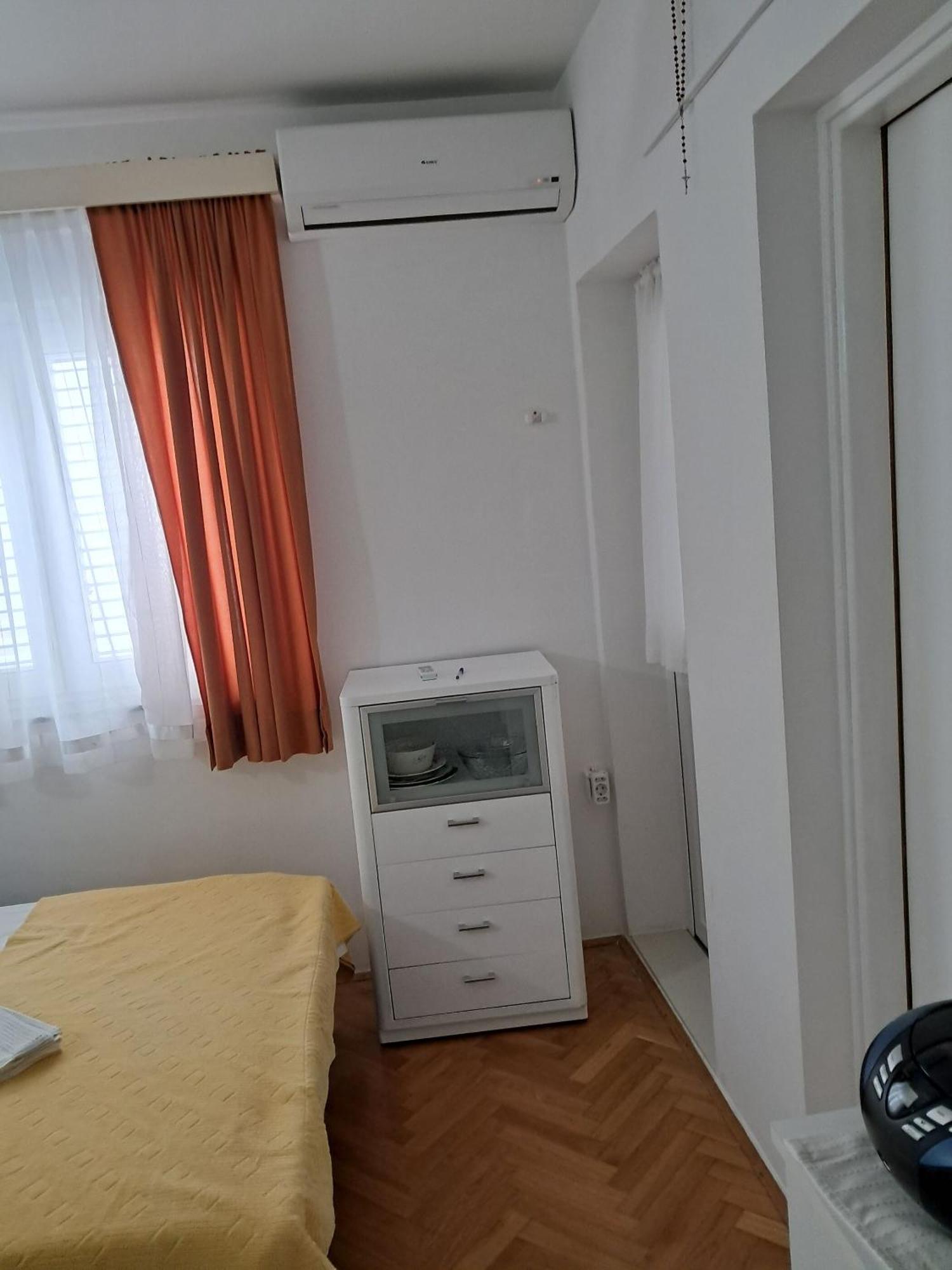Apartment Studenka Makarska Bagian luar foto